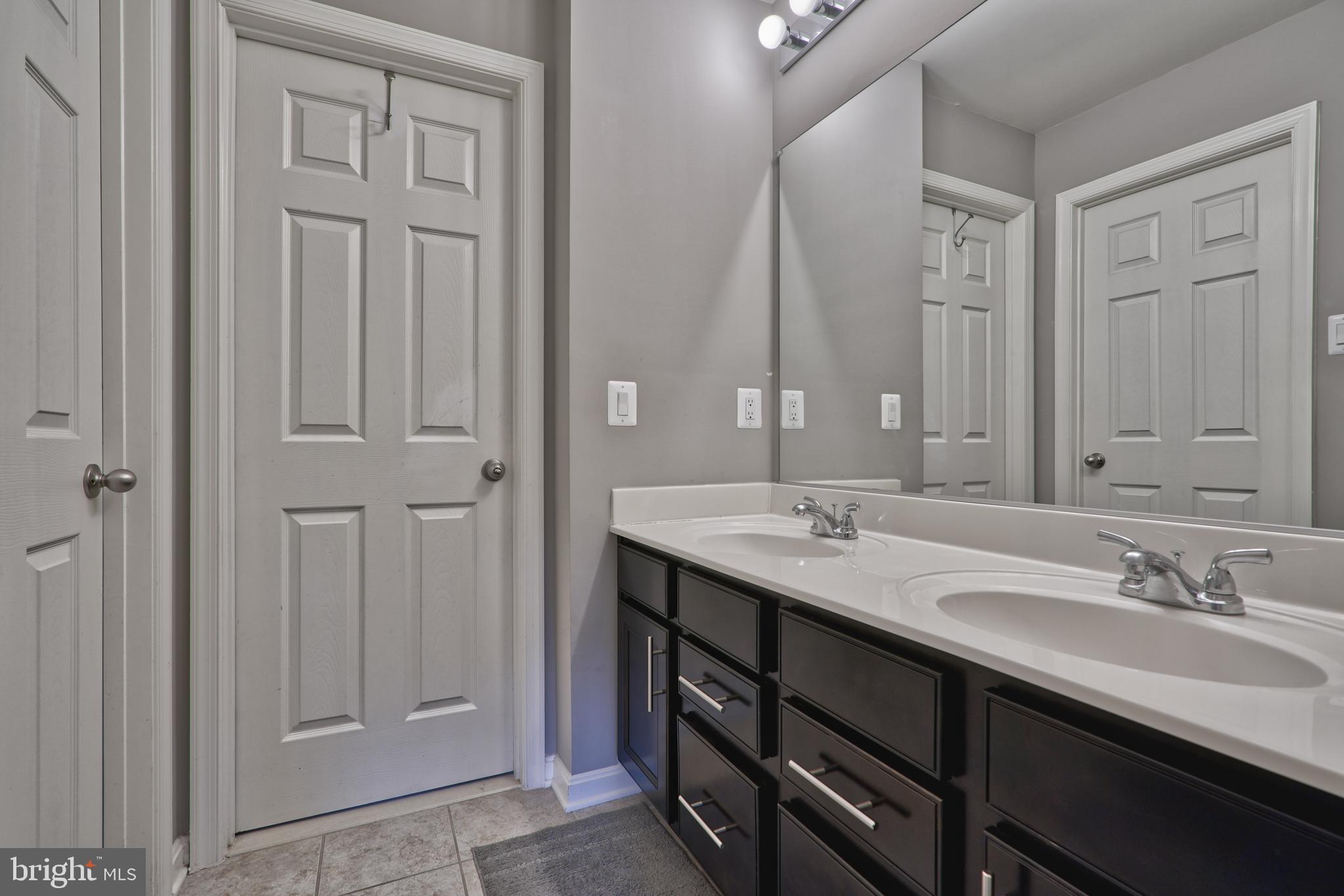 KELLY GLEN - Residential