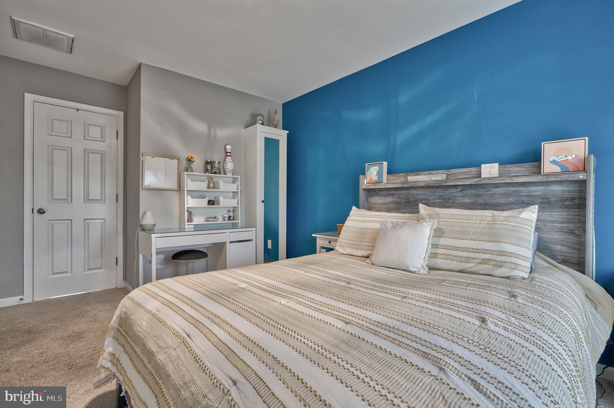 KELLY GLEN - Residential