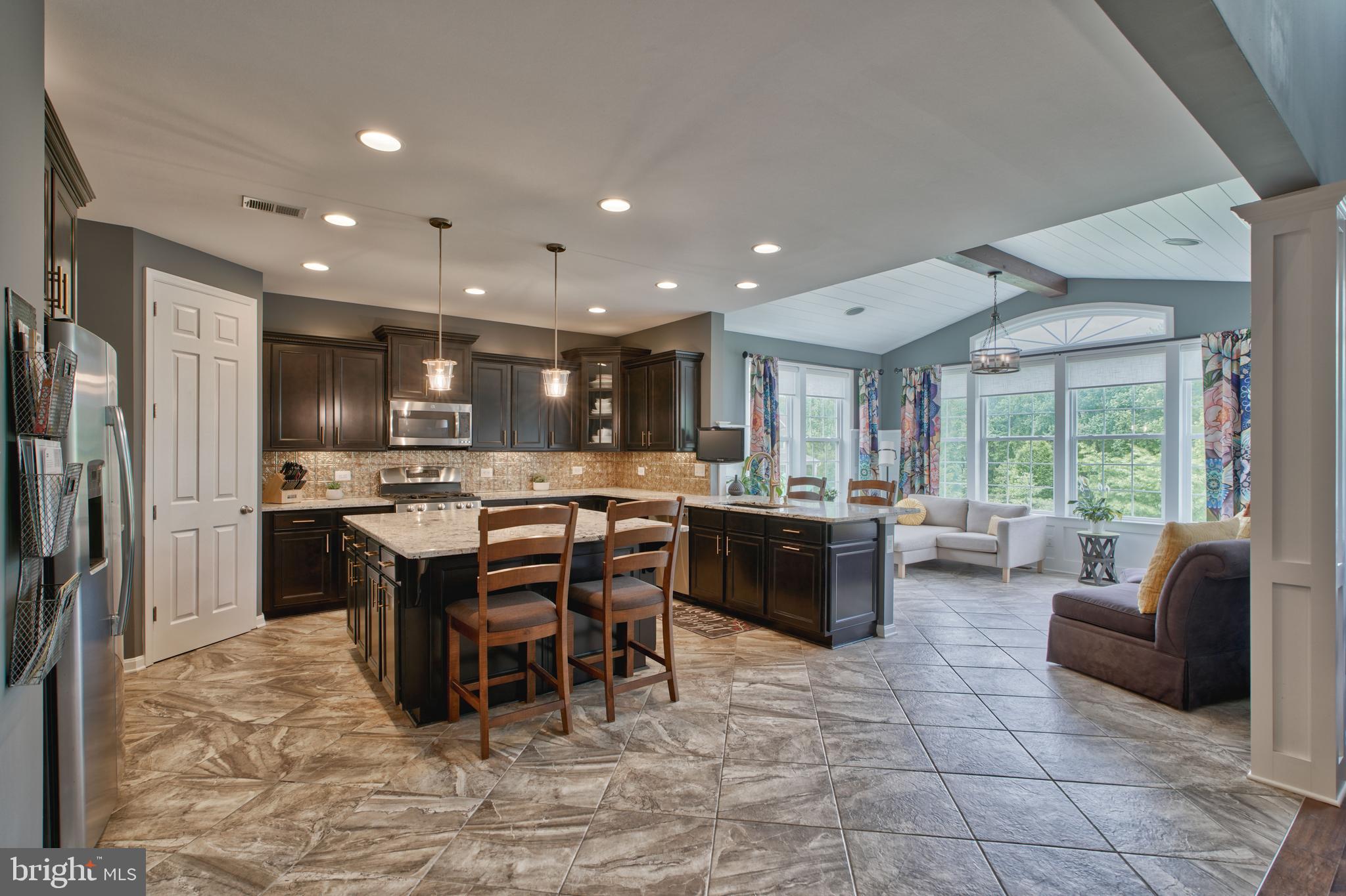 KELLY GLEN - Residential