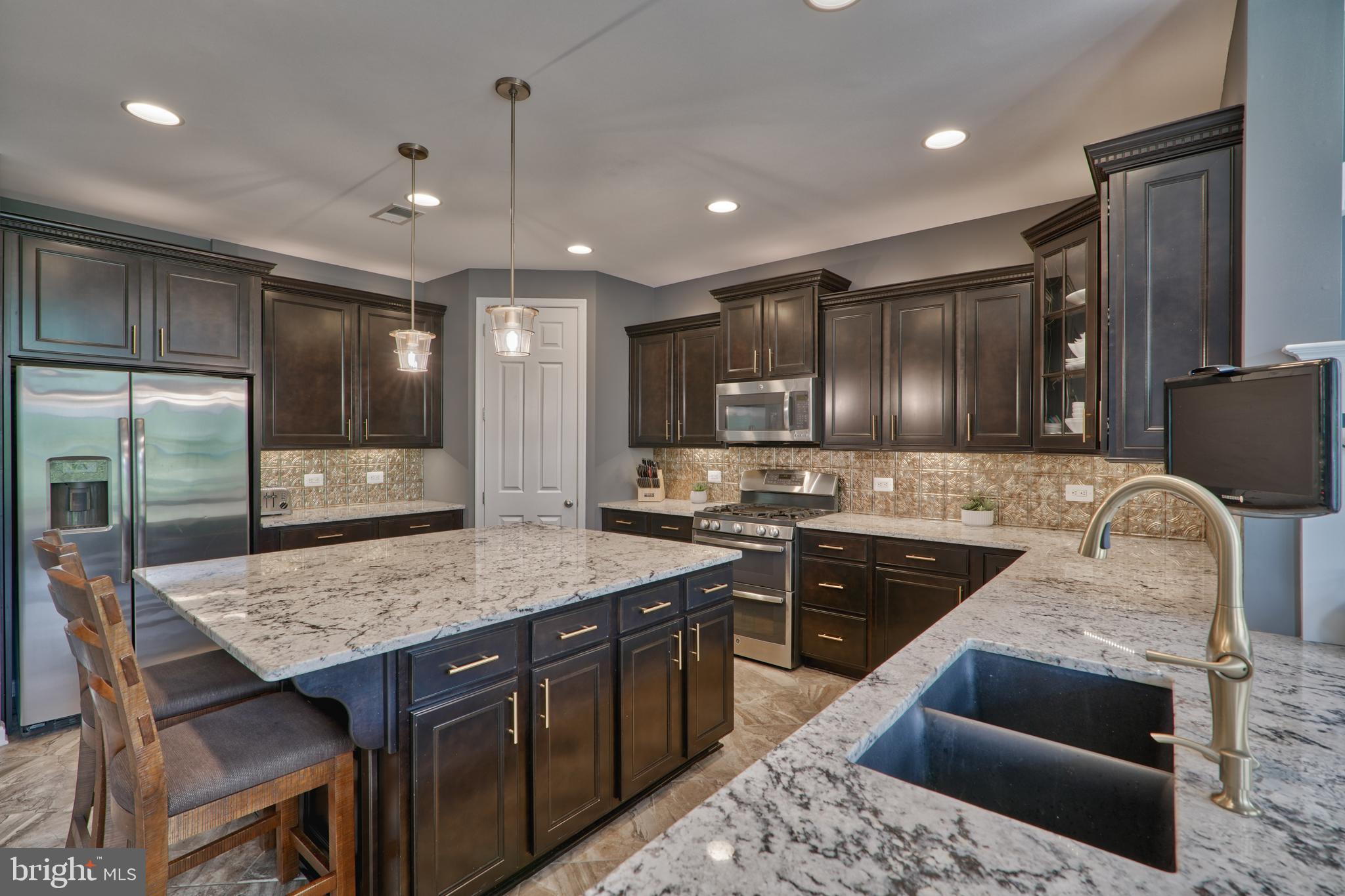 KELLY GLEN - Residential