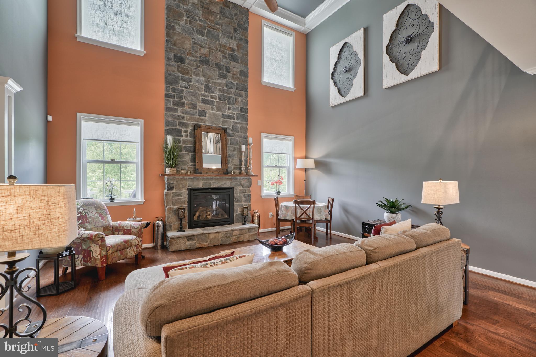 KELLY GLEN - Residential