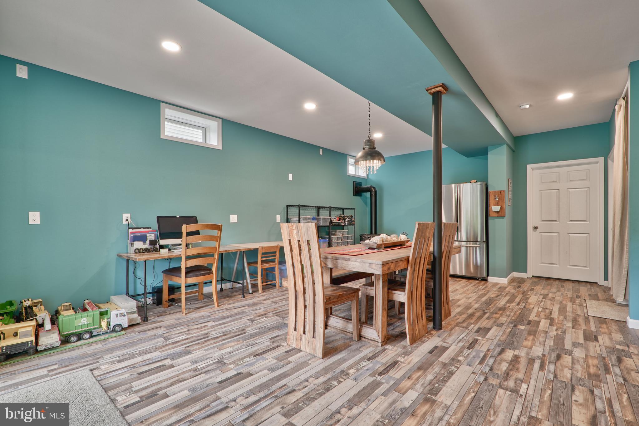 KELLY GLEN - Residential