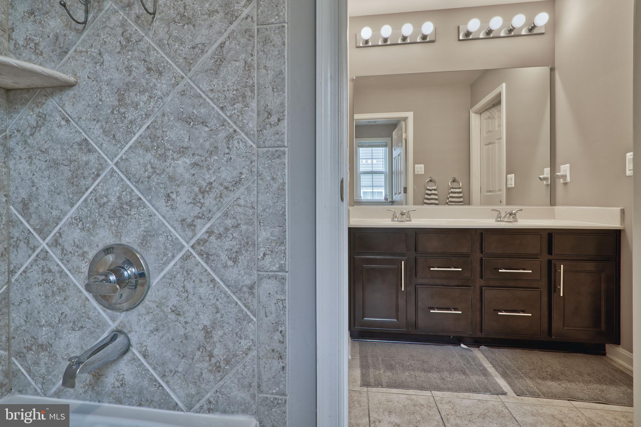 KELLY GLEN - Residential