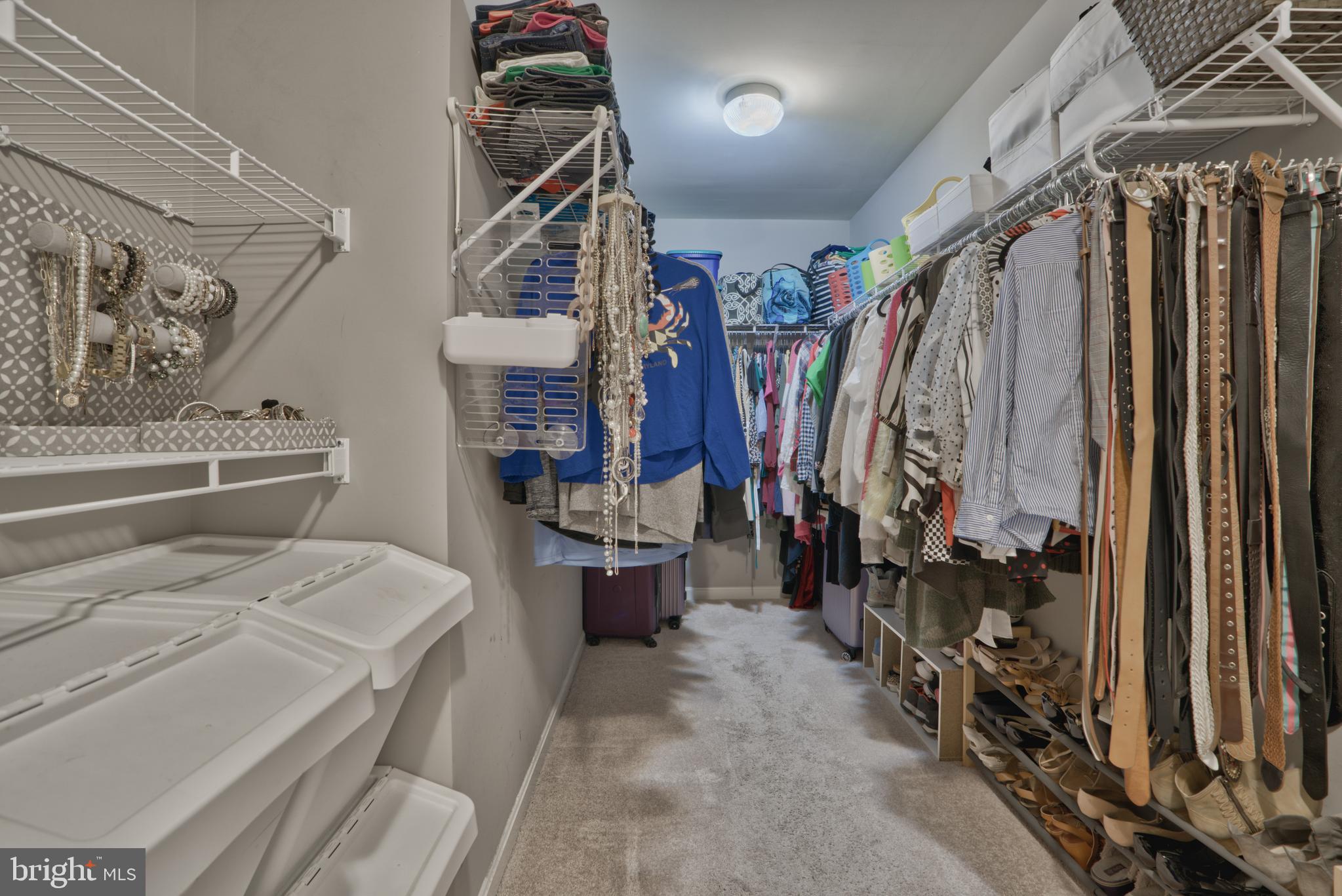 KELLY GLEN - Residential