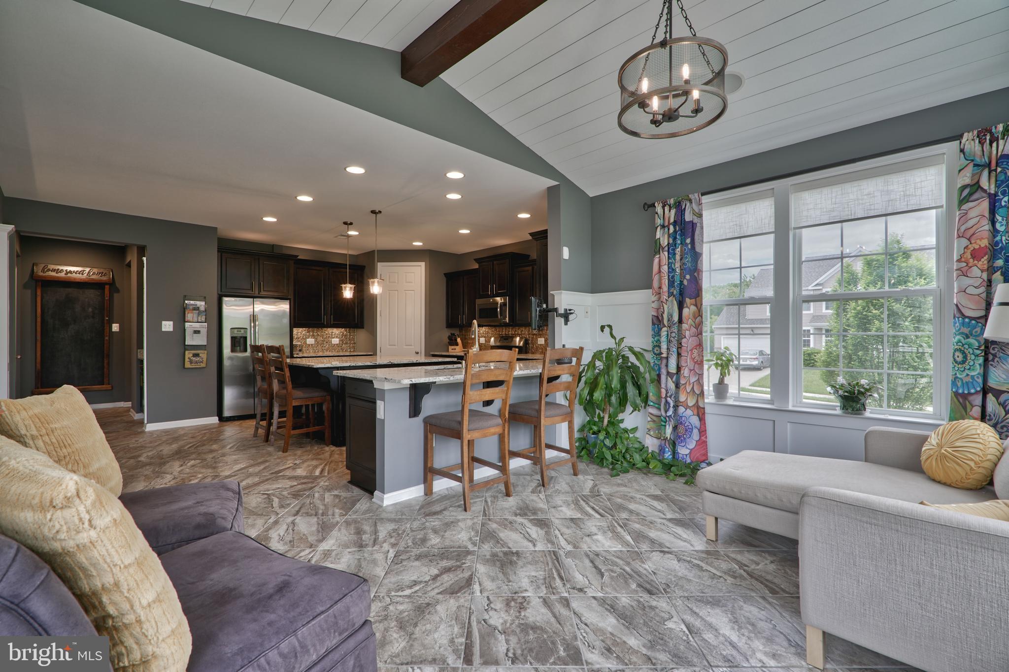 KELLY GLEN - Residential