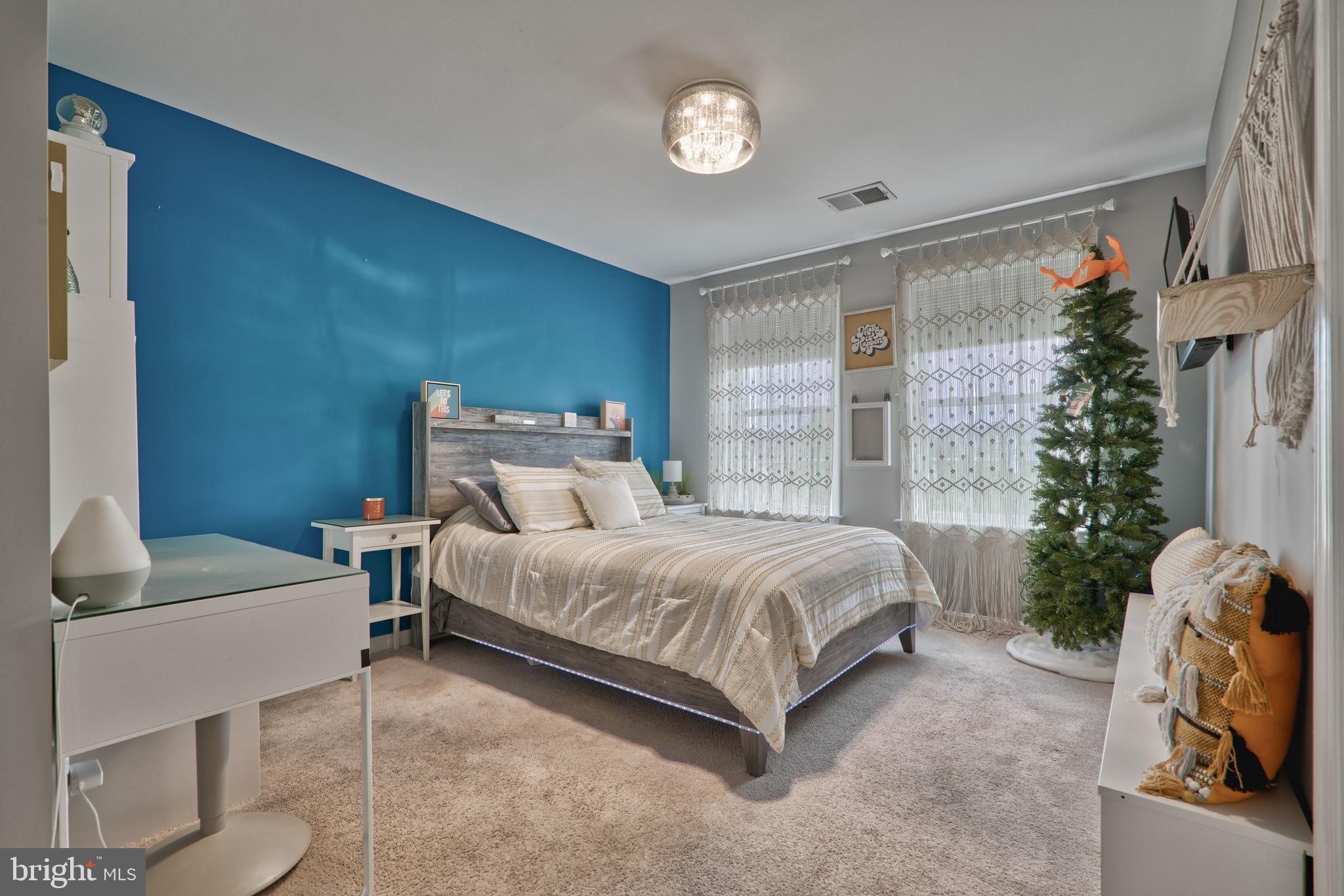 KELLY GLEN - Residential