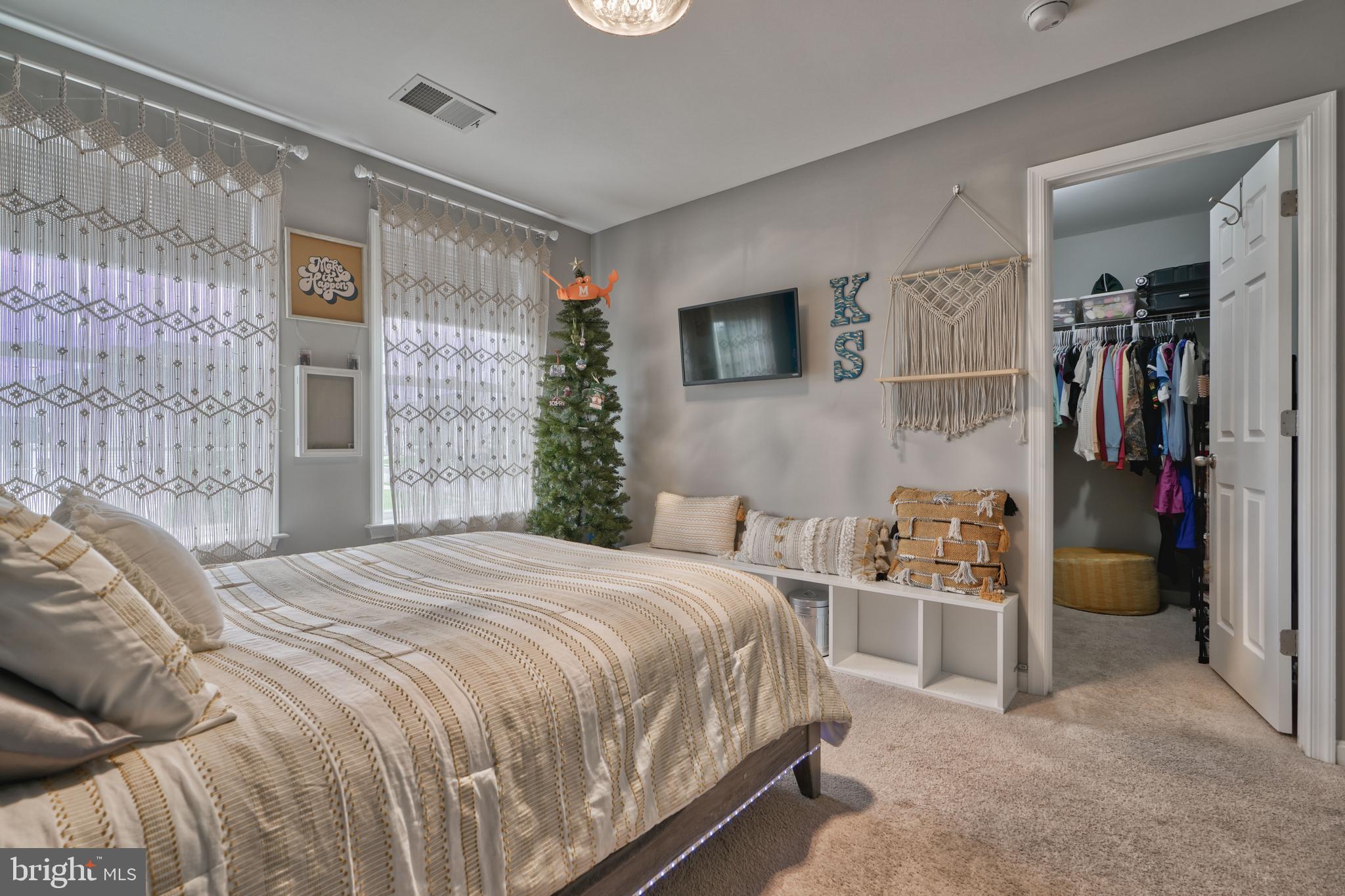 KELLY GLEN - Residential