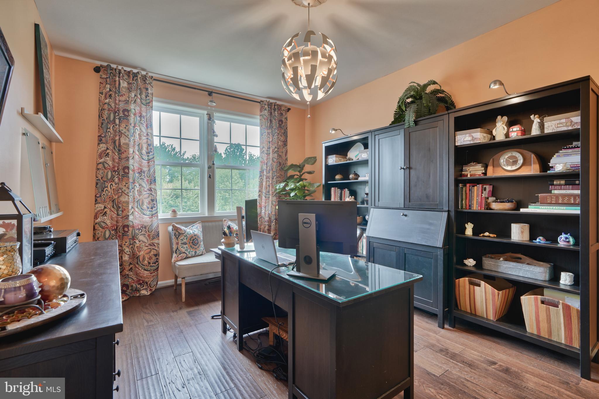 KELLY GLEN - Residential