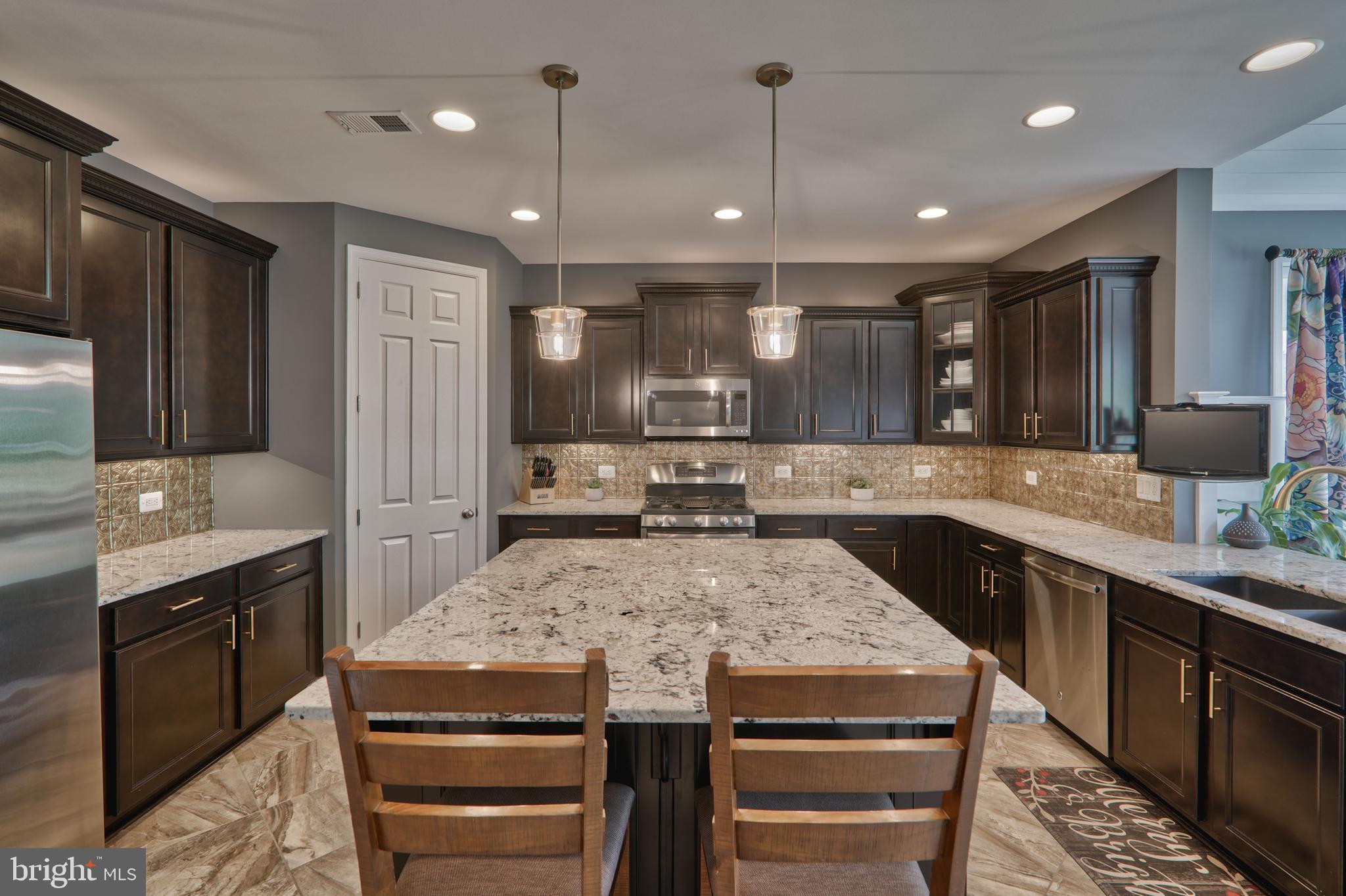 KELLY GLEN - Residential