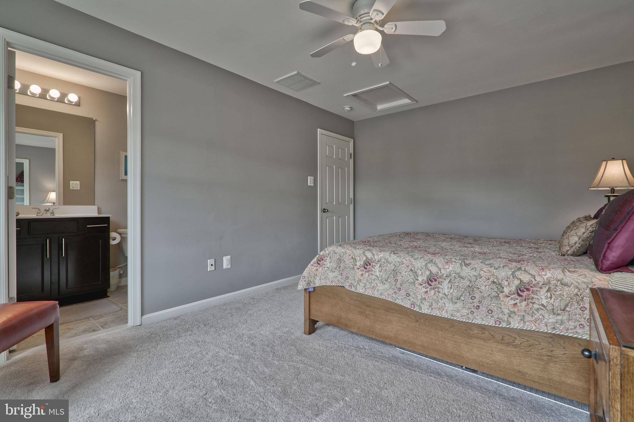 KELLY GLEN - Residential