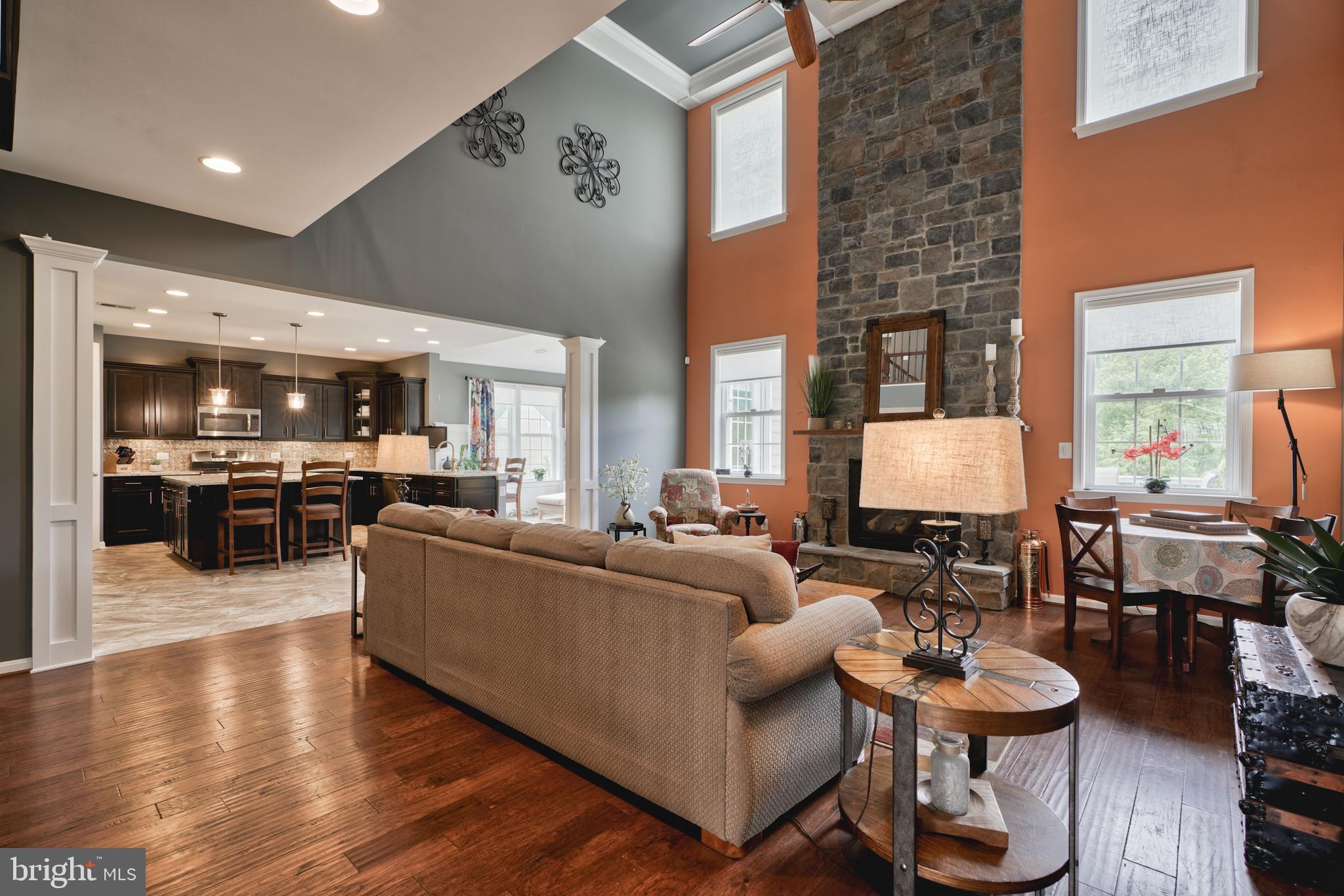 KELLY GLEN - Residential