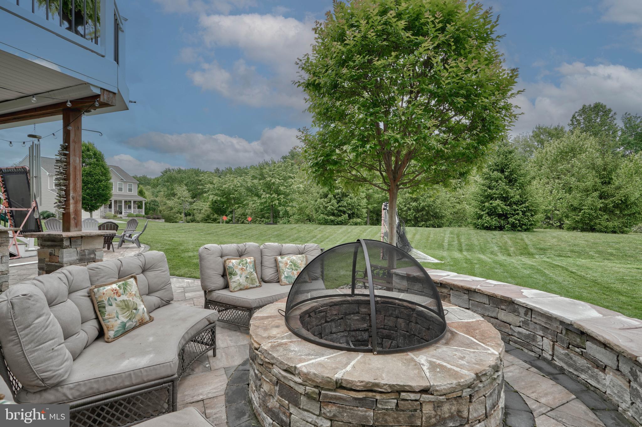 KELLY GLEN - Residential