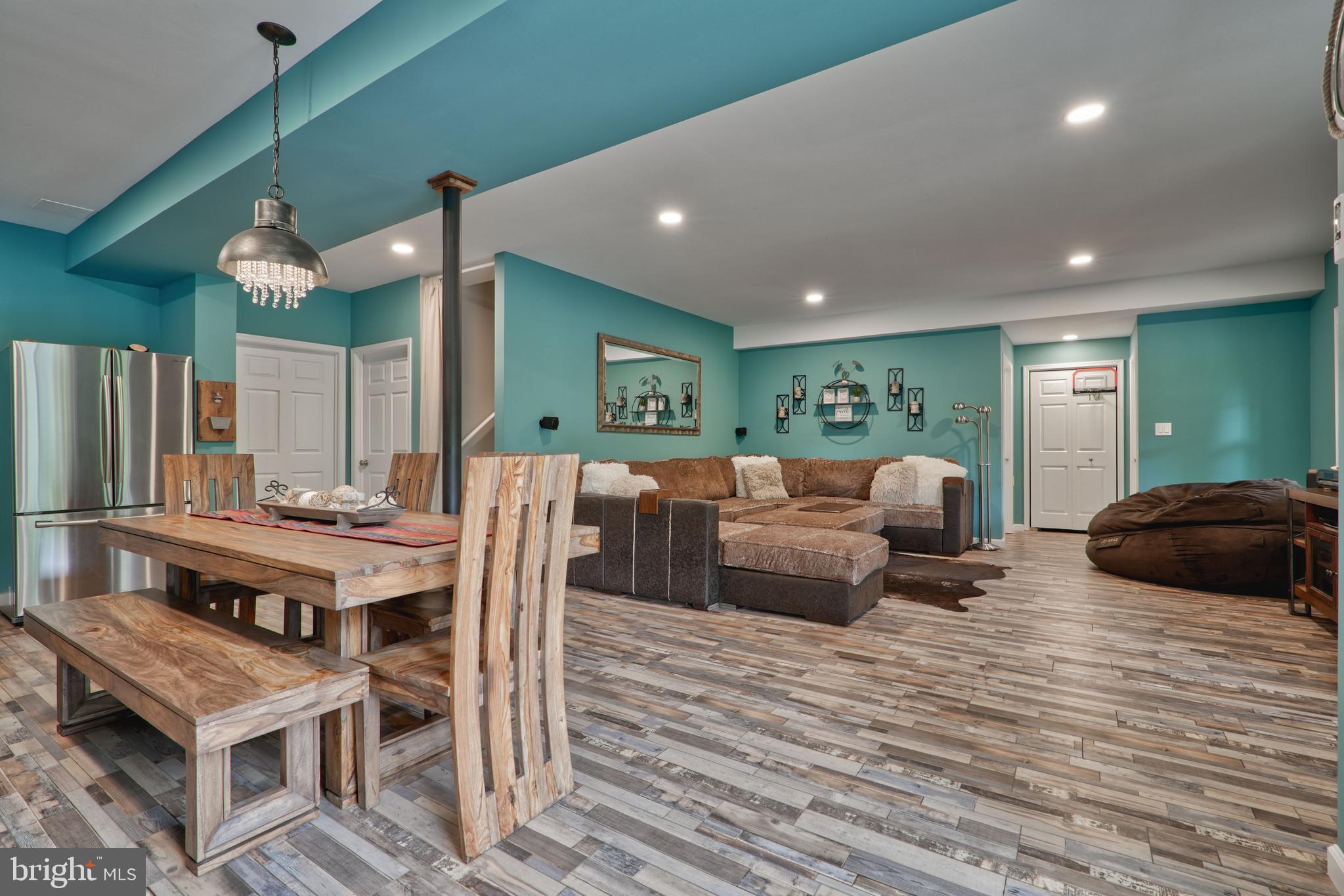 KELLY GLEN - Residential