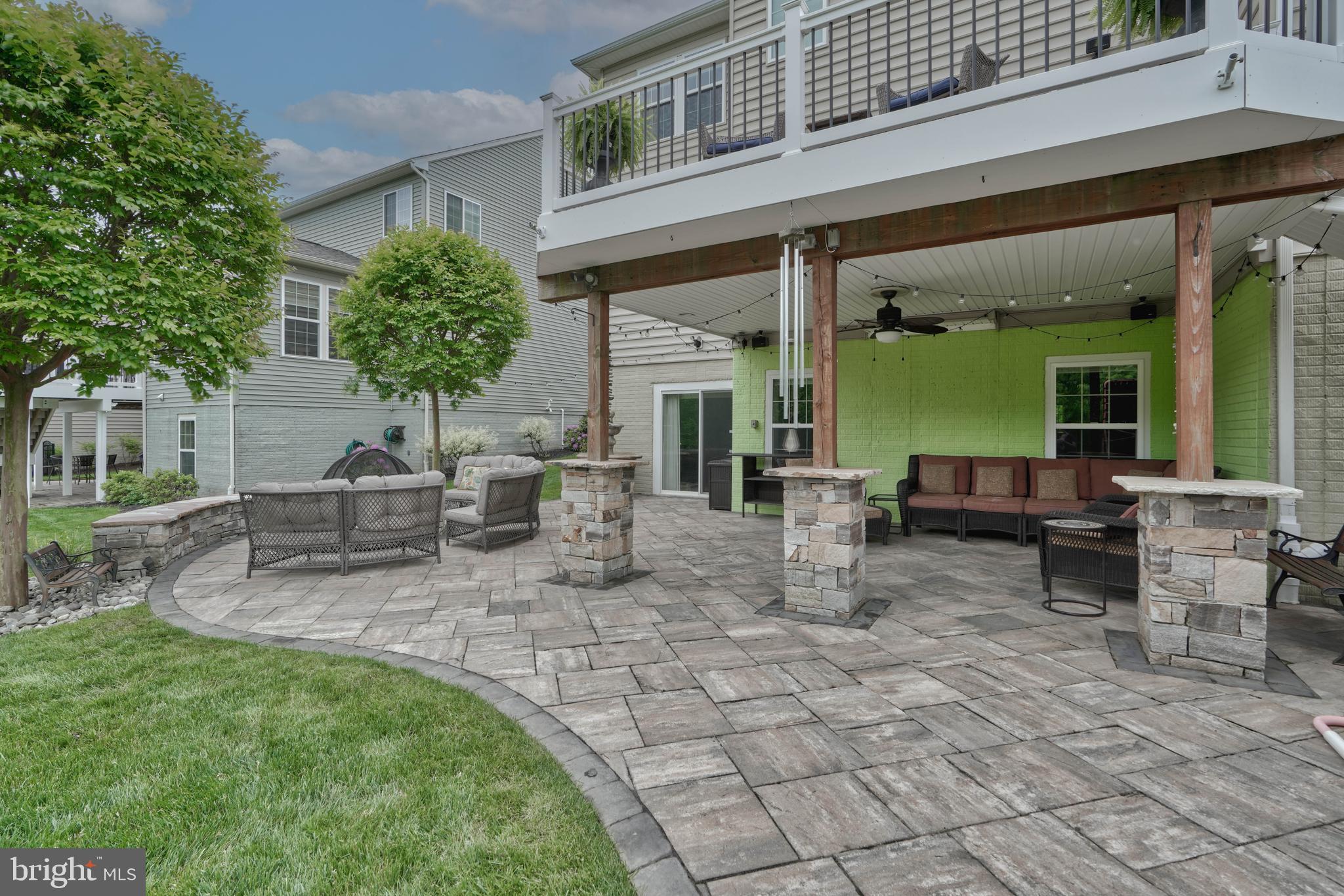 KELLY GLEN - Residential