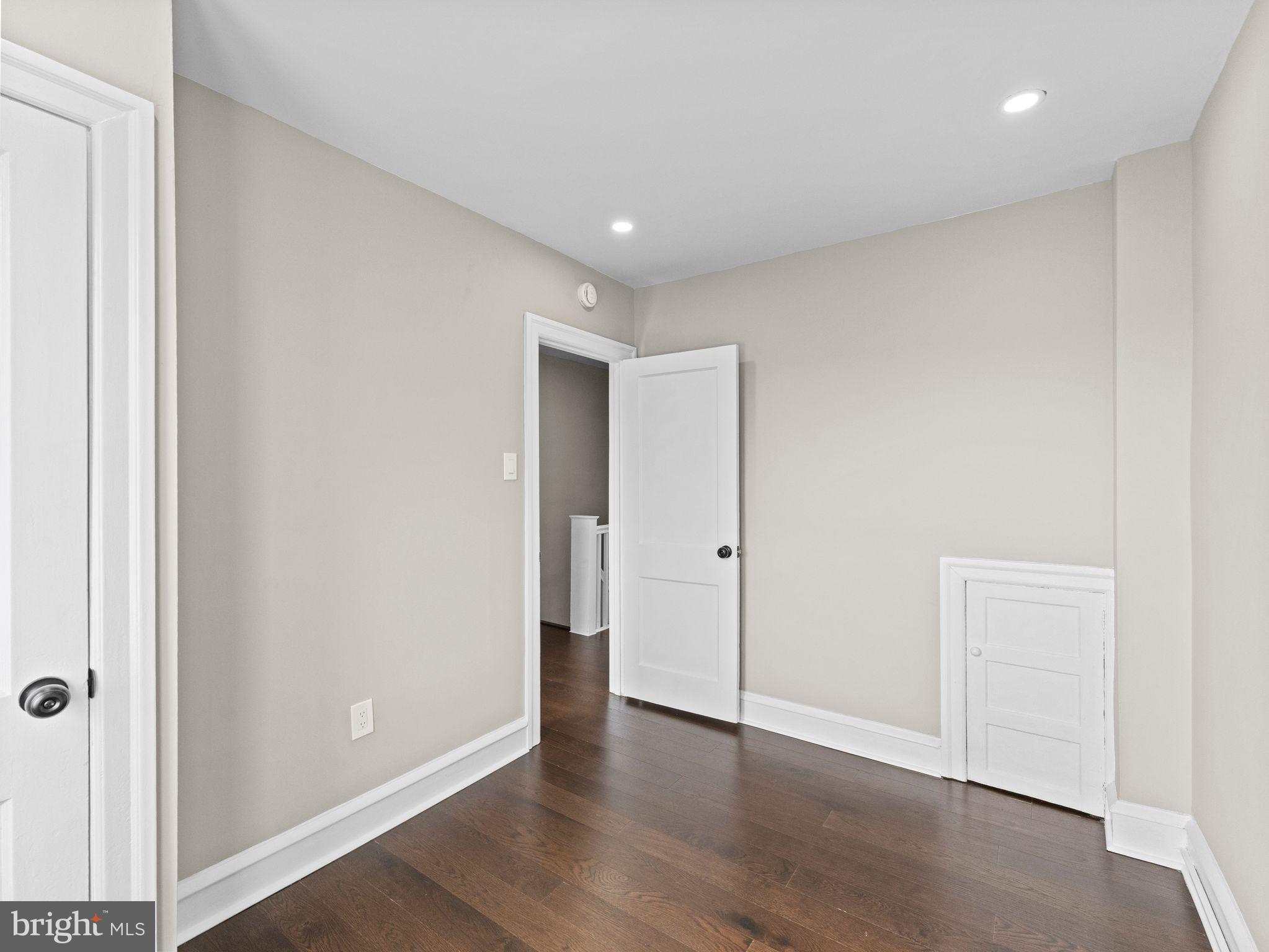 LAWNDALE - Residential