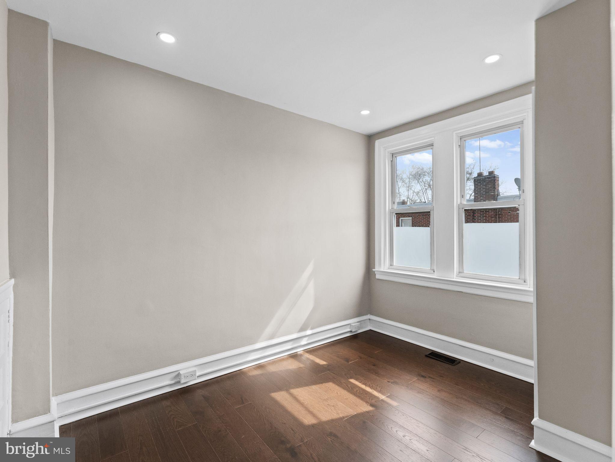 LAWNDALE - Residential