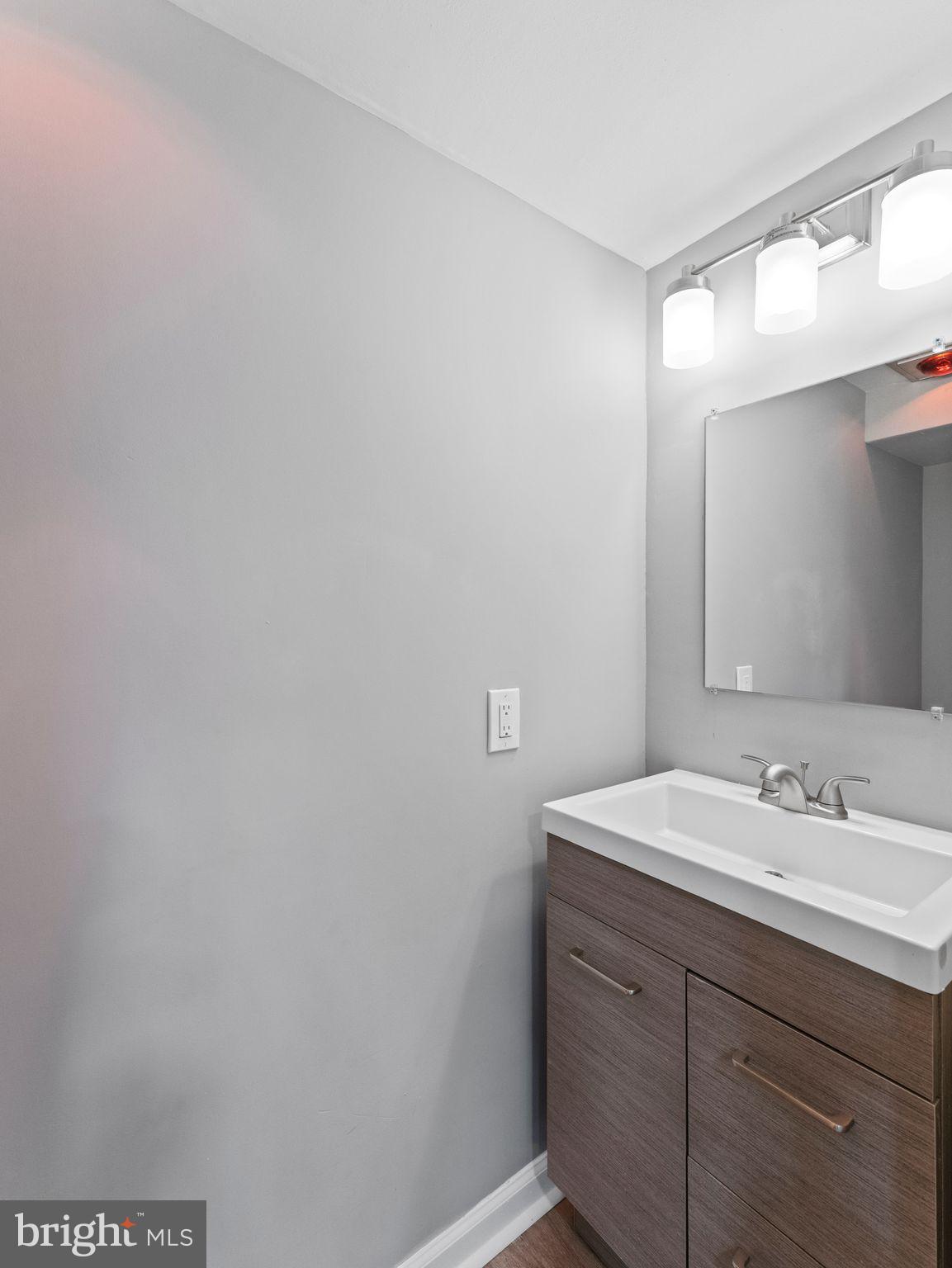 LAWNDALE - Residential