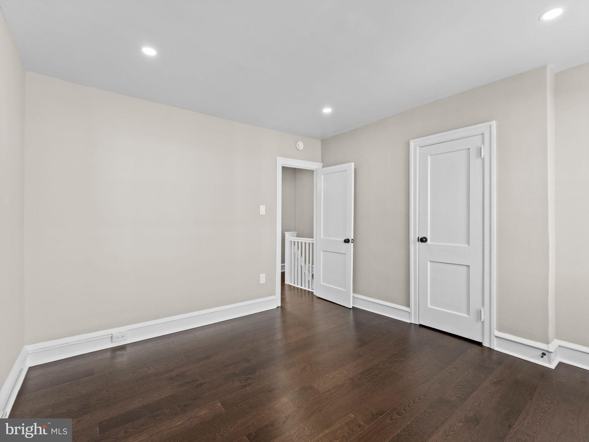 LAWNDALE - Residential