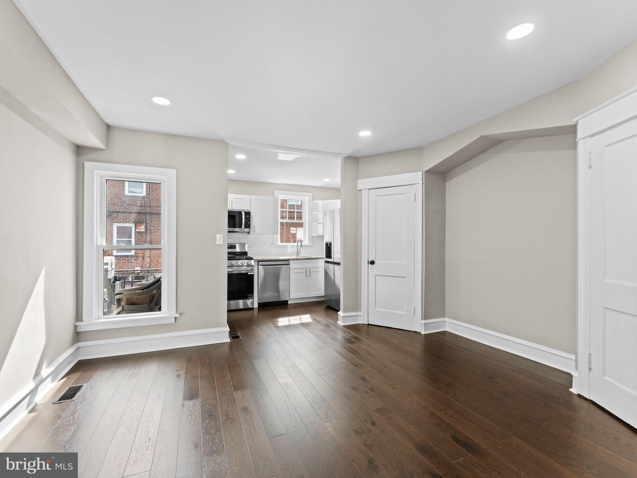 LAWNDALE - Residential