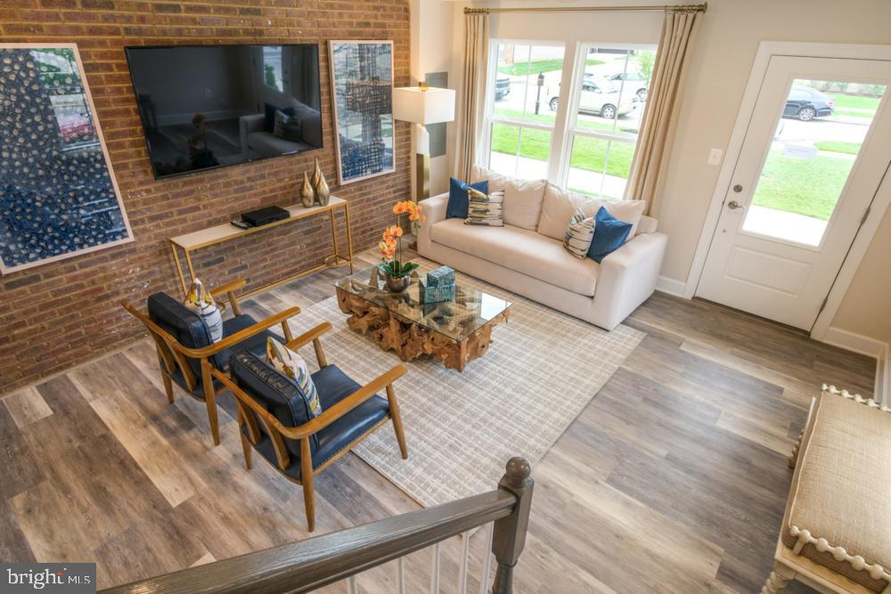 GATEWAY WEST - Residential