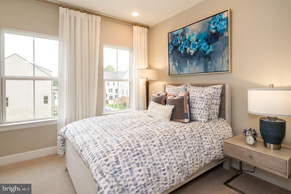 GATEWAY WEST - Residential