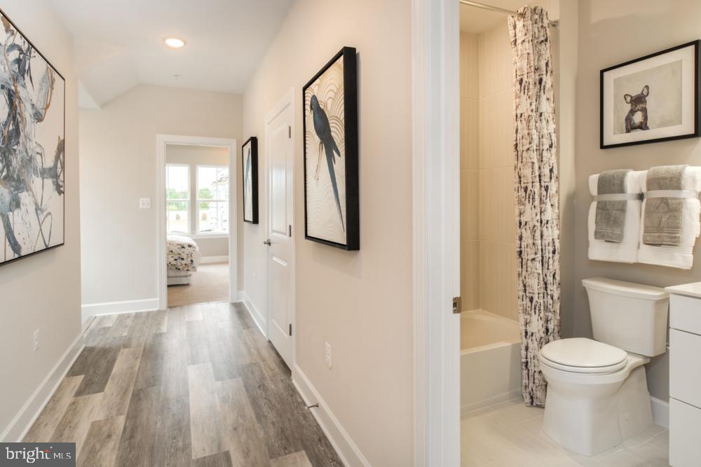 GATEWAY WEST - Residential