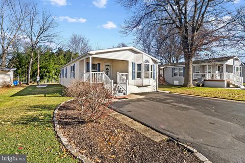 Photo of 113 Hickory Drive, HATFIELD, PA 19440 (MLS # PAMC2162864)