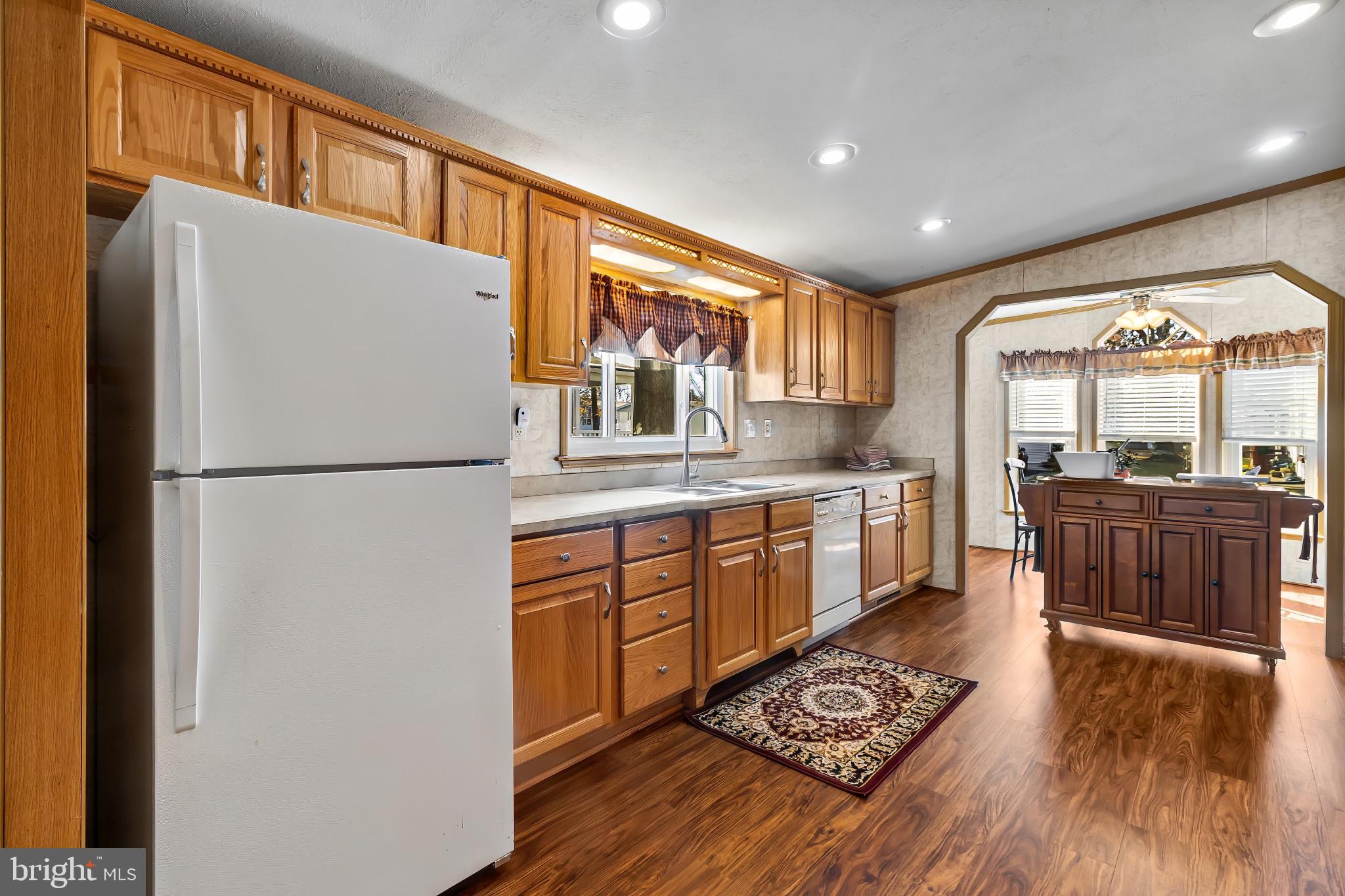 VILLAGE SCENE TR P - Residential