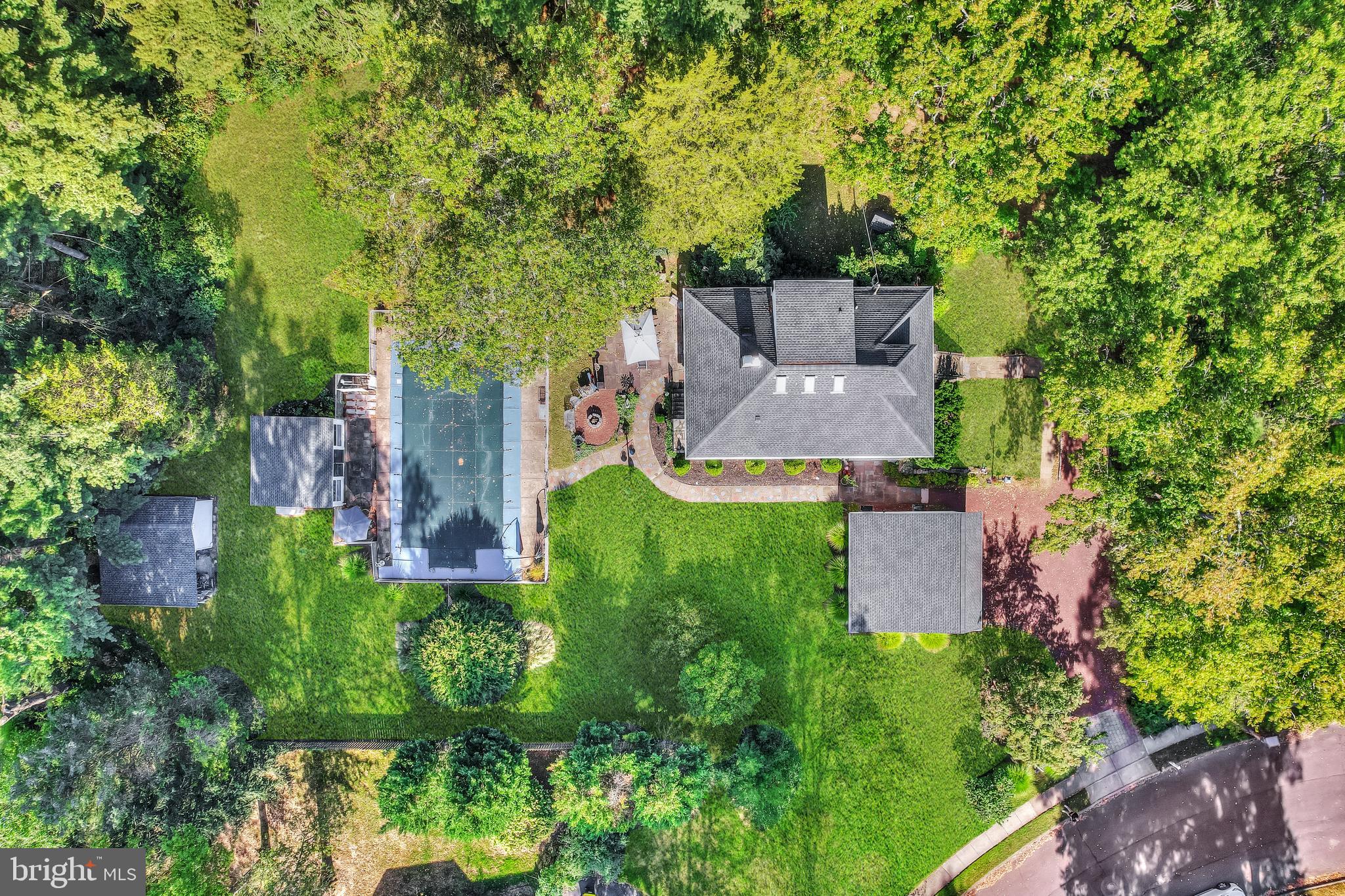 713 ARDSLEY COURT
