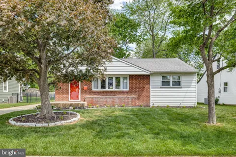 222 S Moore Avenue, Barrington, NJ MLS: NJCD2086552