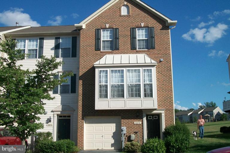 Beautiful end unit Brick front garaged unit near Arundel Mills. Needs some TLC, paint & flooring but still a great value. Backs to community open space, tot lot and picnic area. Plenty of visitor parking on this street. Great commuter location, quick access to 295, 100 , 95, & Fort Meade. Huge selection of shops and restaurants. Experienced Short Sale agent. 2 banks, very cooperative seller.