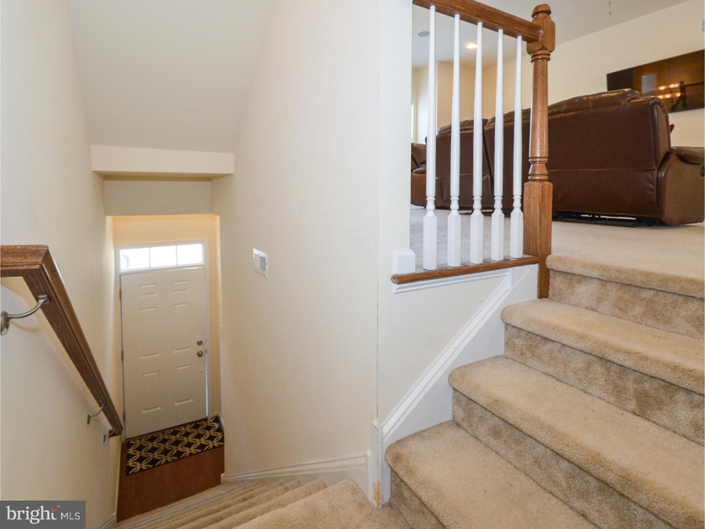 LAFAYETTE CROSSING - Residential Lease