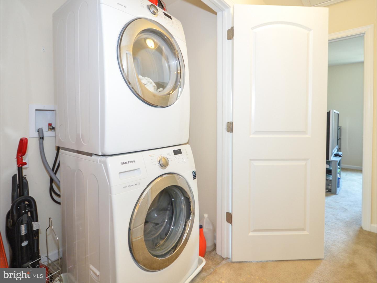 LAFAYETTE CROSSING - Residential Lease