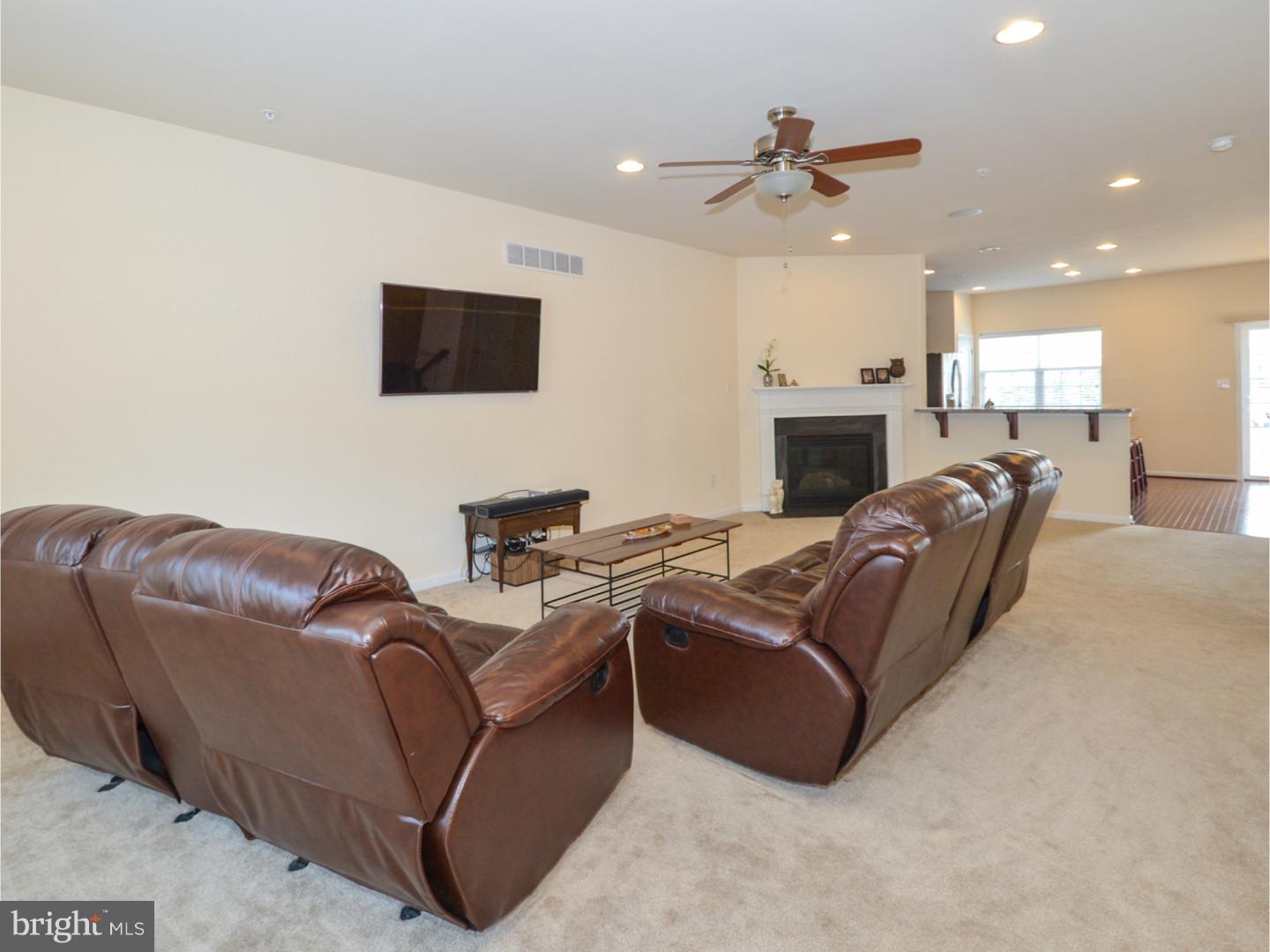 LAFAYETTE CROSSING - Residential Lease