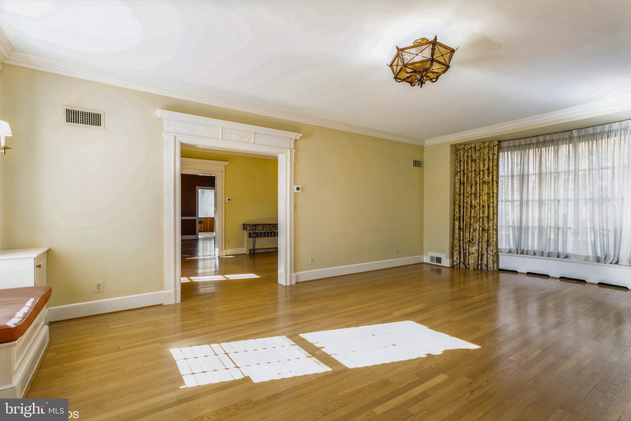 FALLSTAFF - Residential