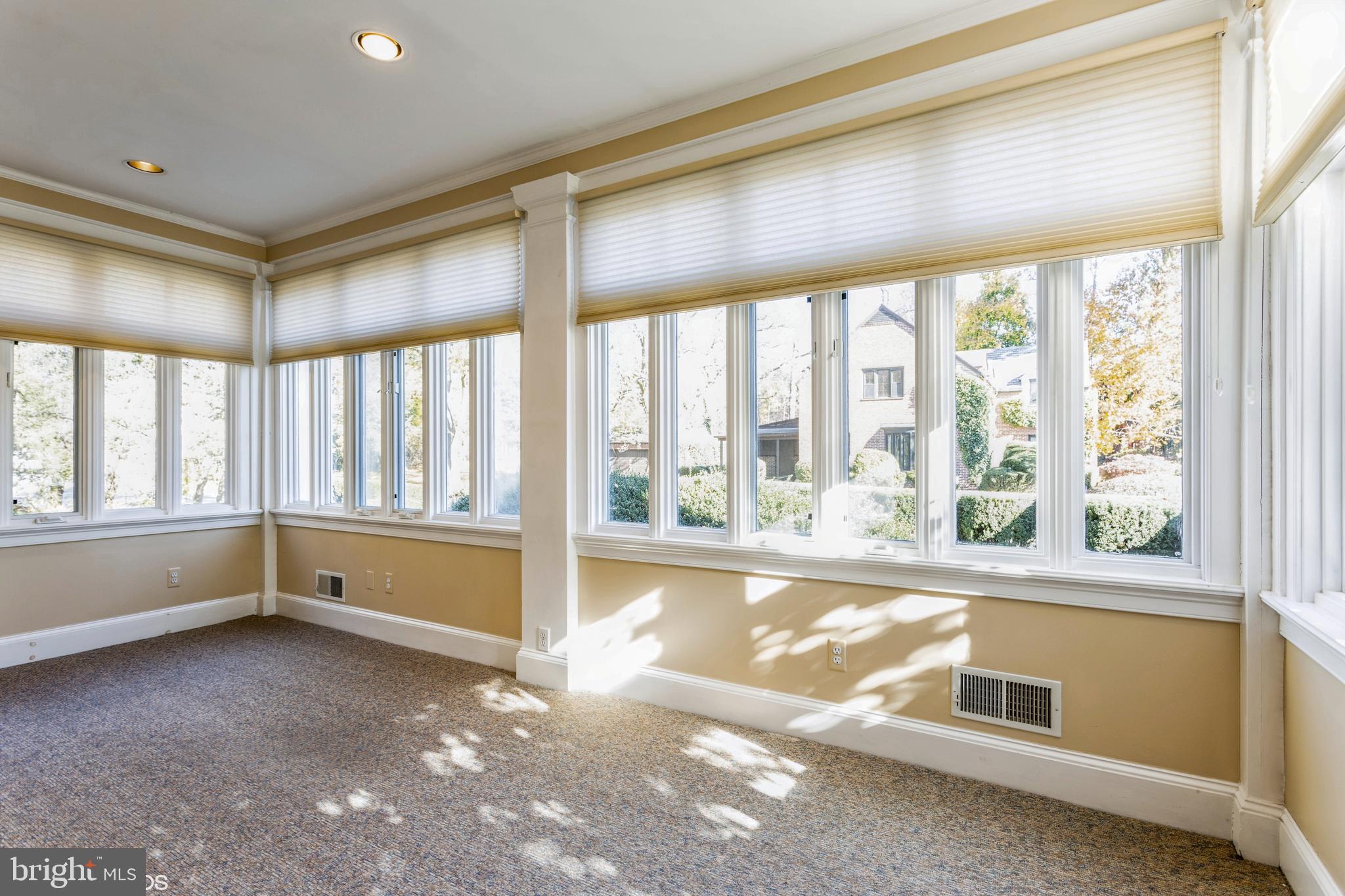 FALLSTAFF - Residential