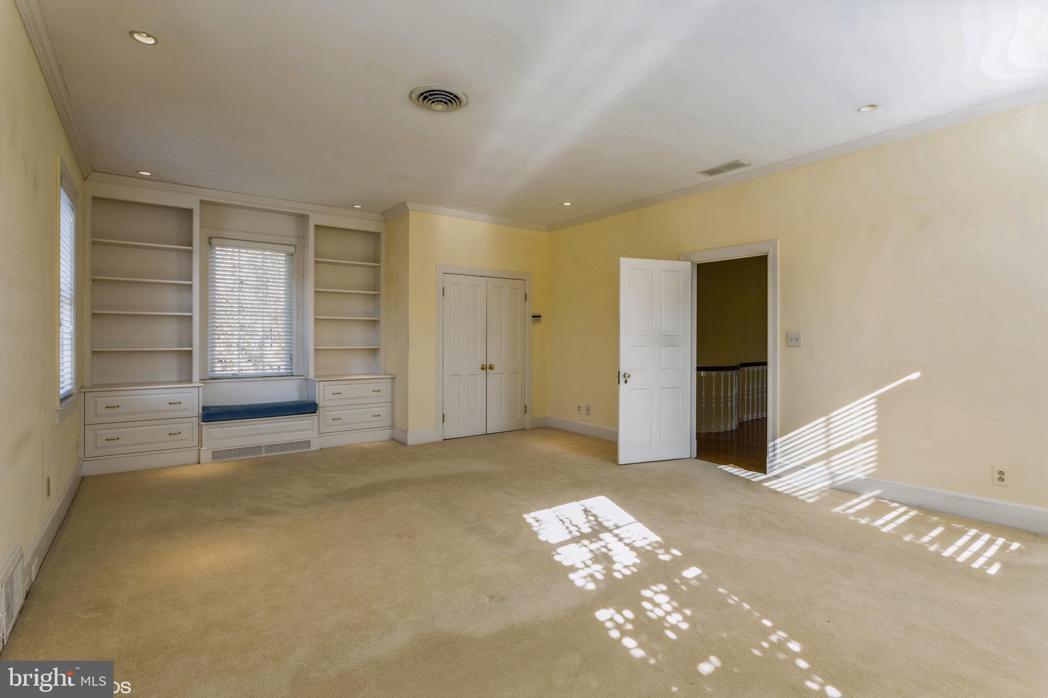 FALLSTAFF - Residential