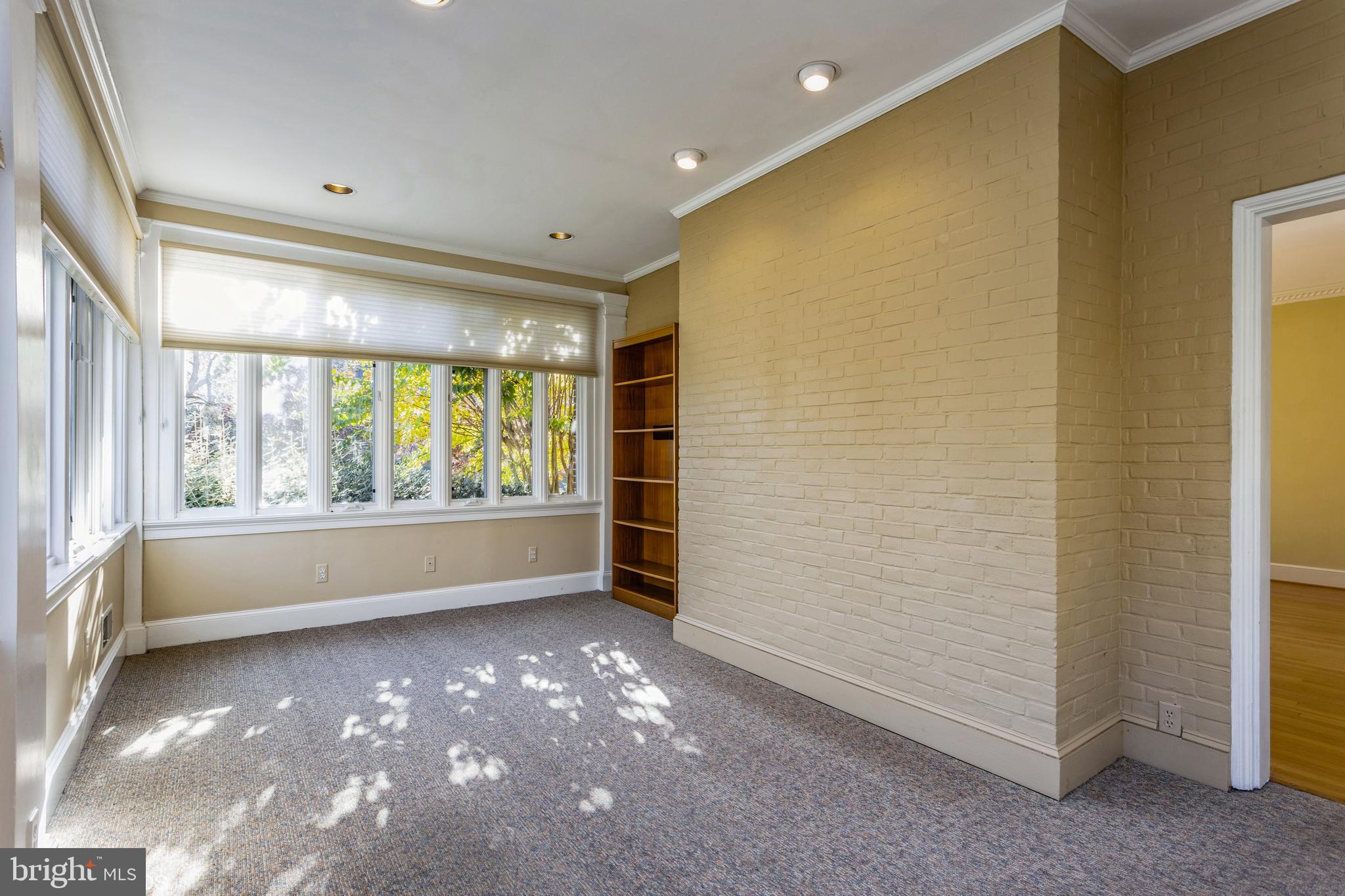 FALLSTAFF - Residential