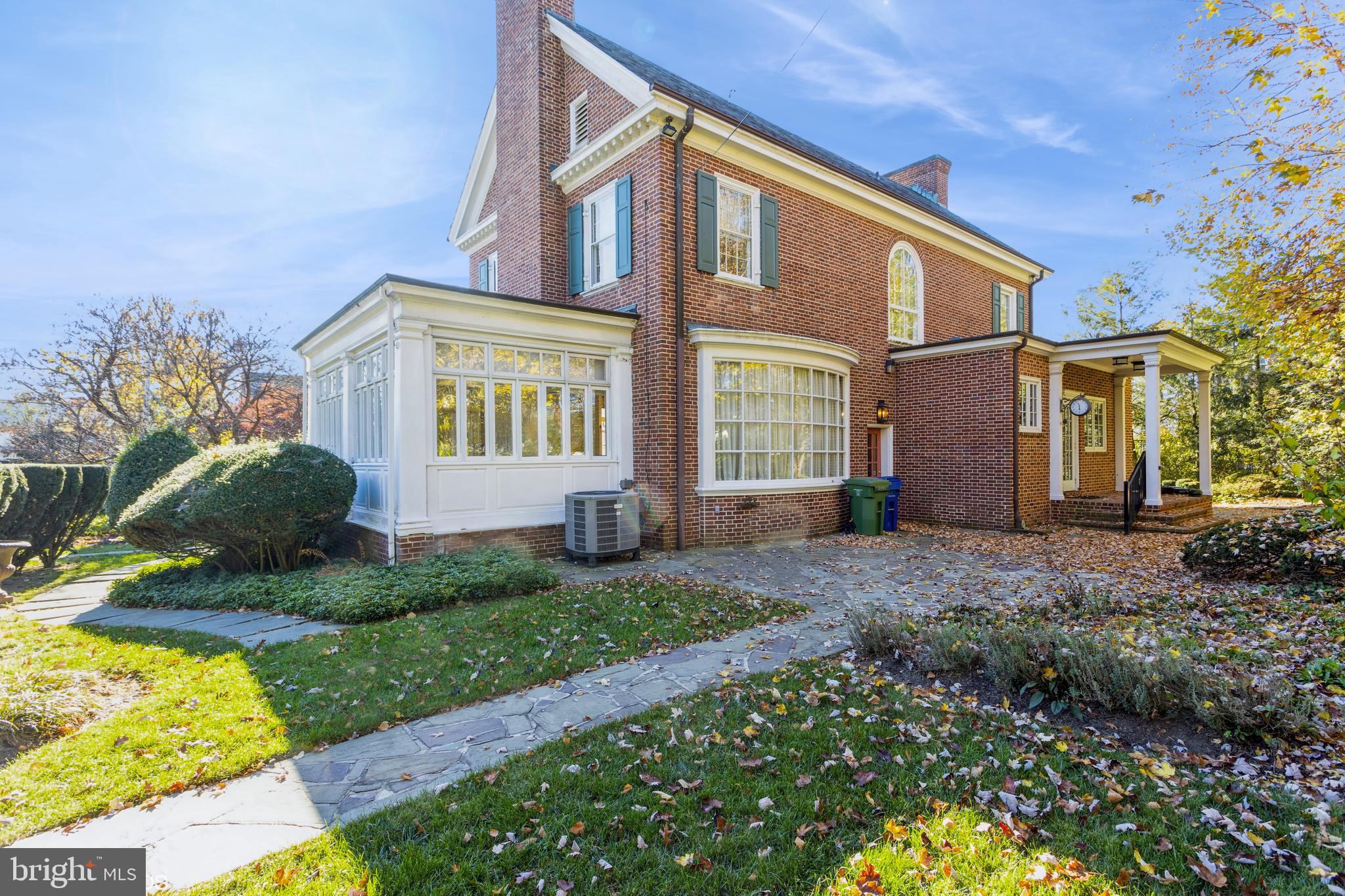 FALLSTAFF - Residential