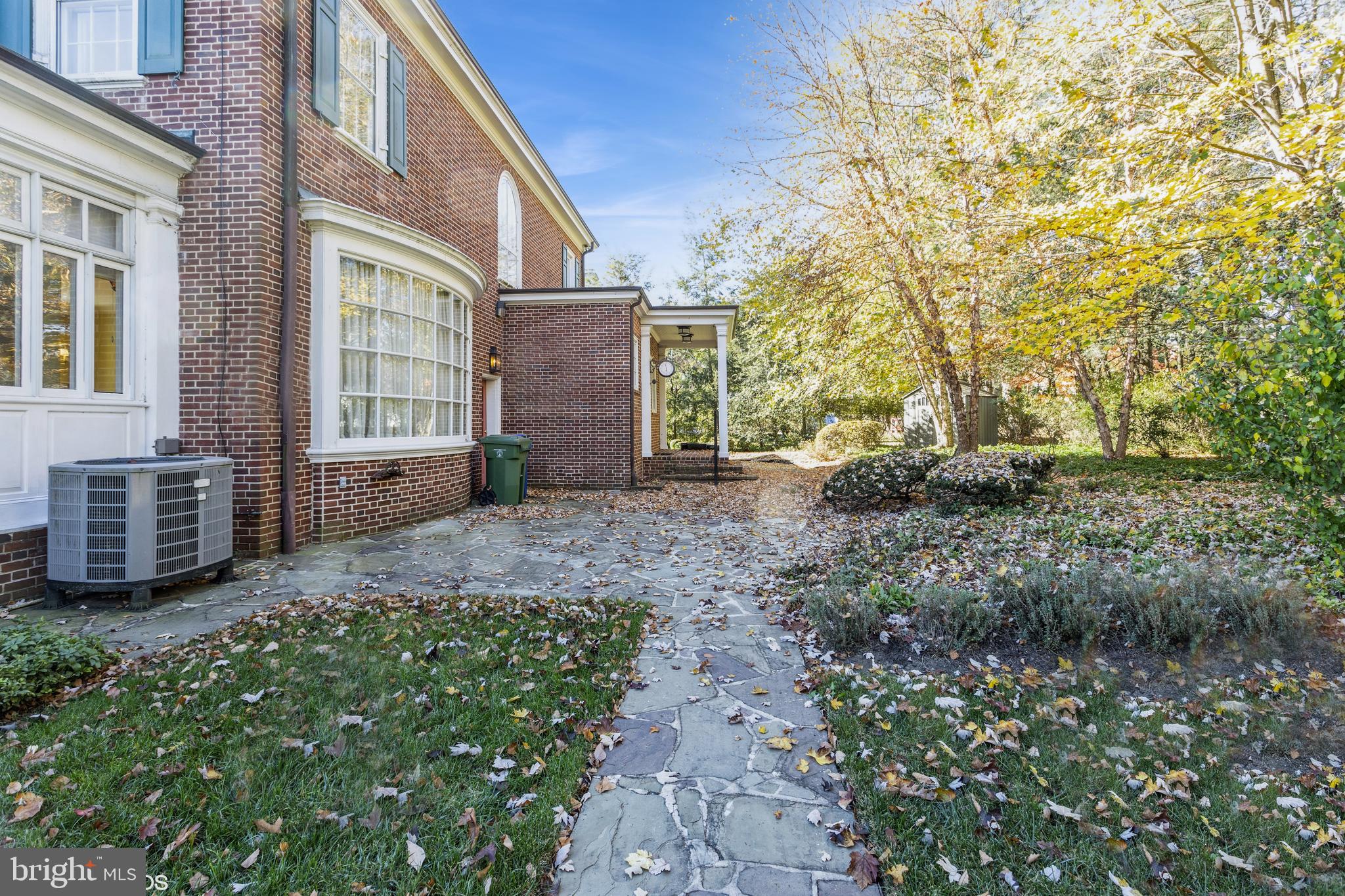 FALLSTAFF - Residential