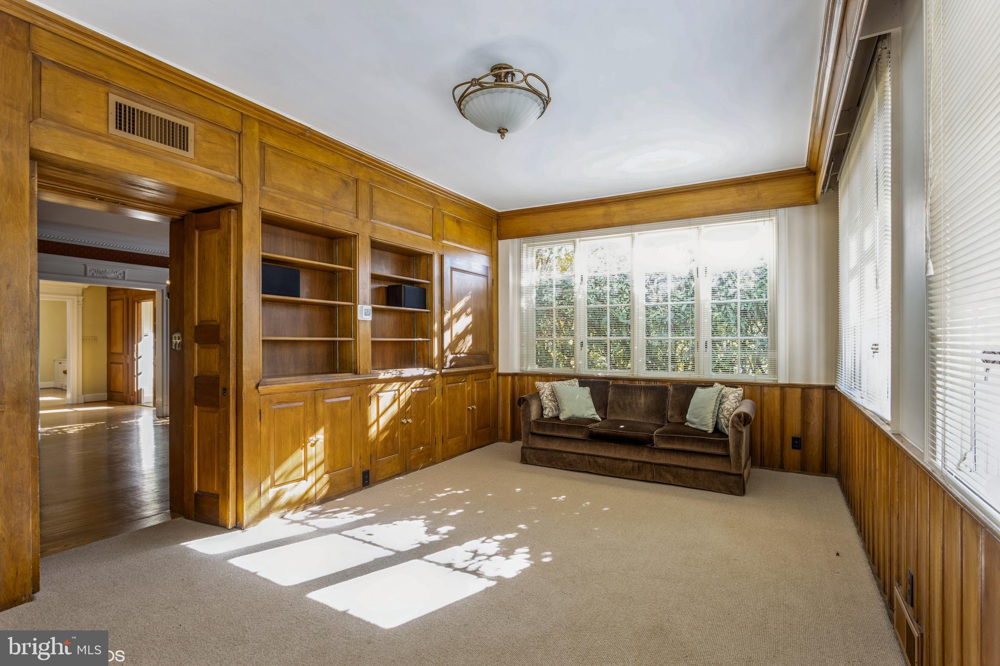 FALLSTAFF - Residential