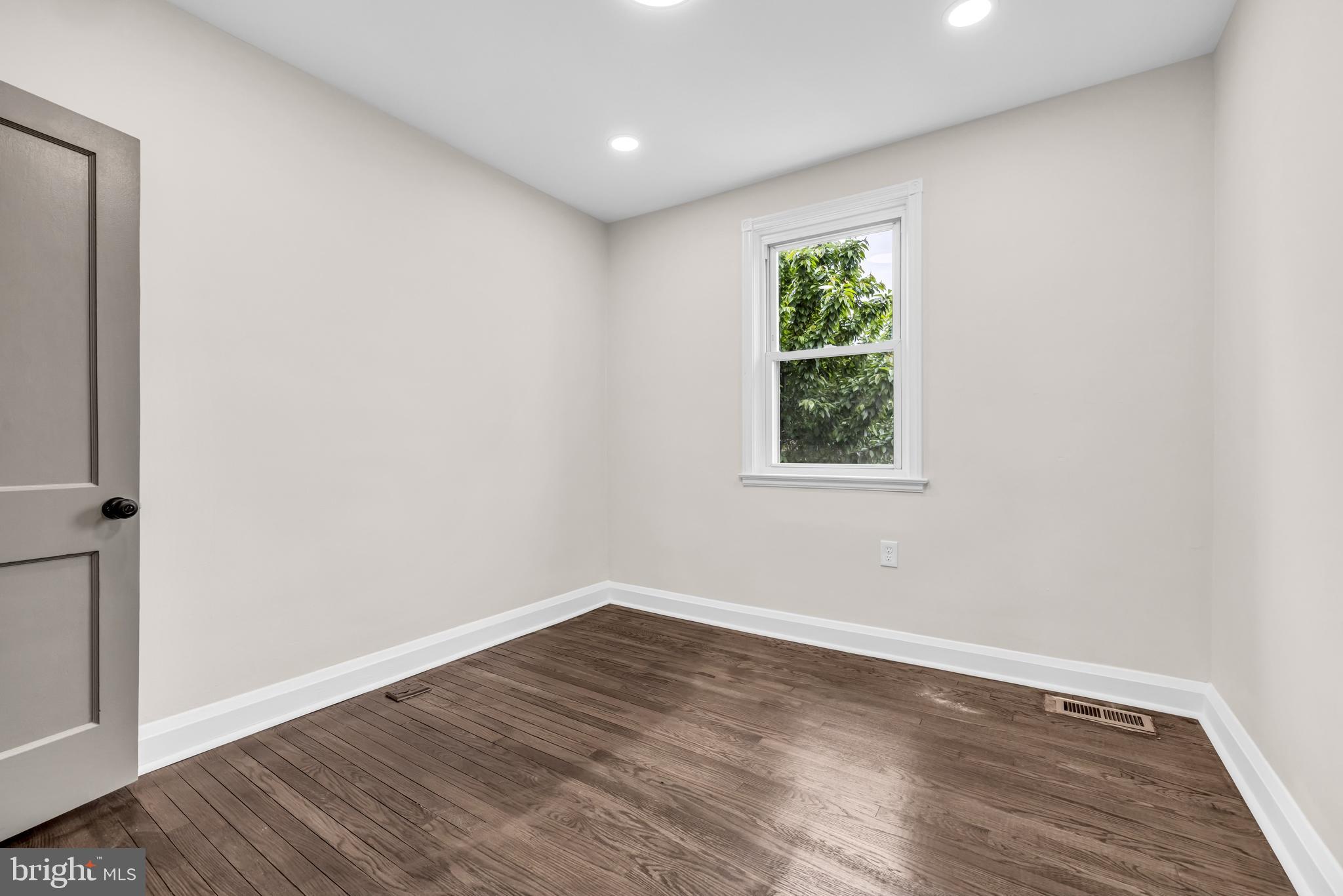 NORTHWOOD - Residential