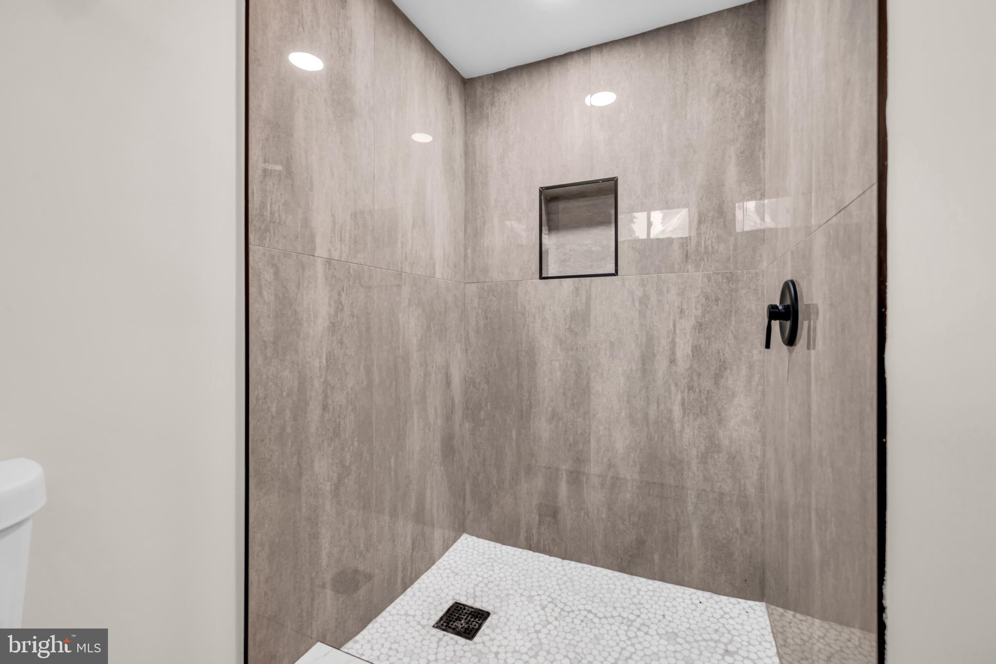 NORTHWOOD - Residential