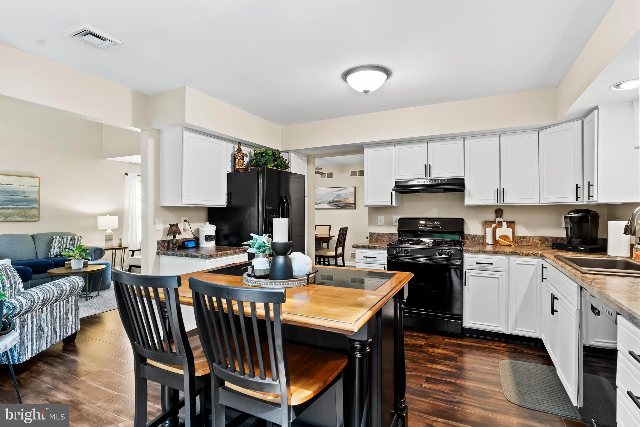 SUMMIT POINTE - Residential