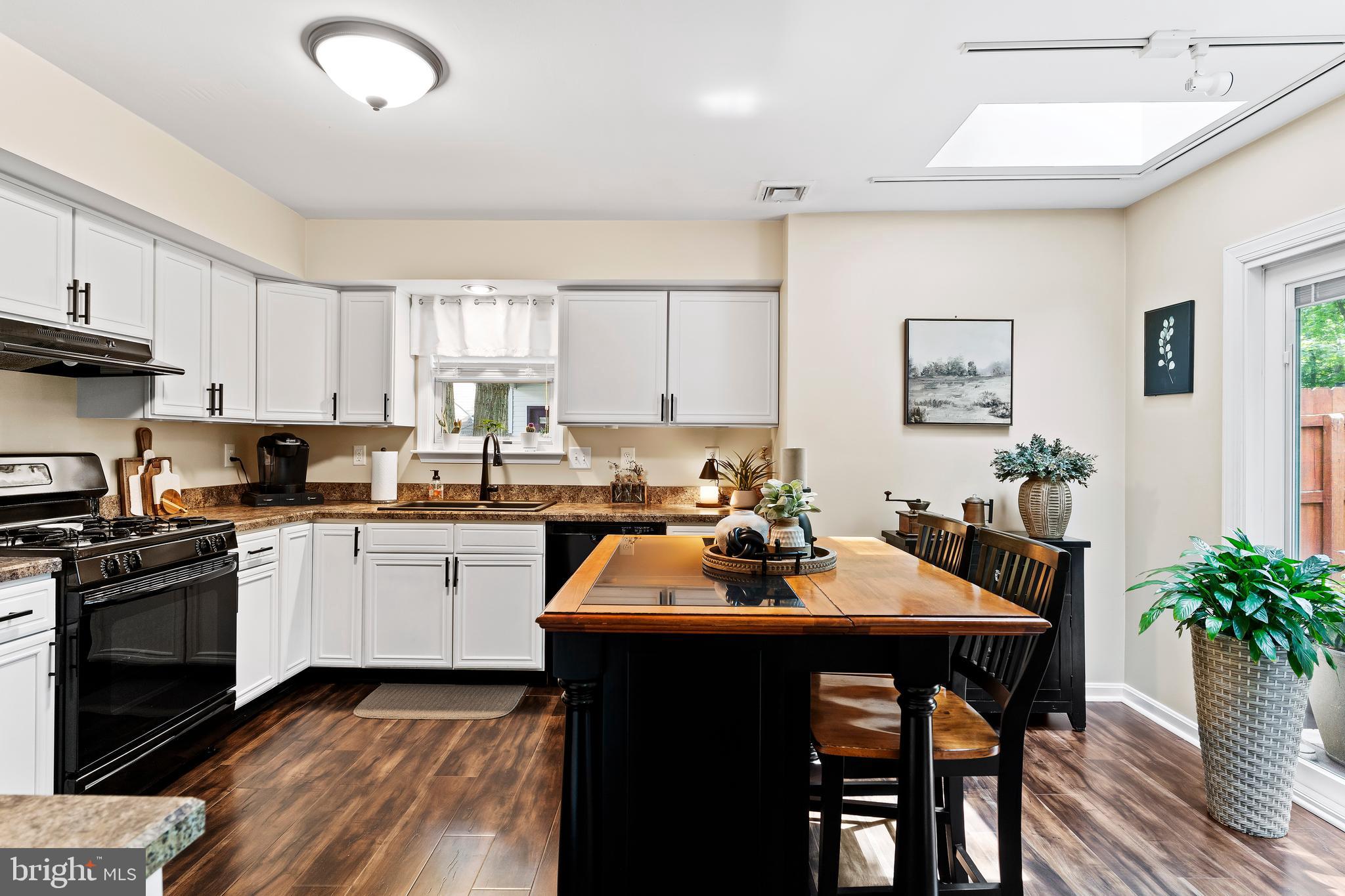 SUMMIT POINTE - Residential