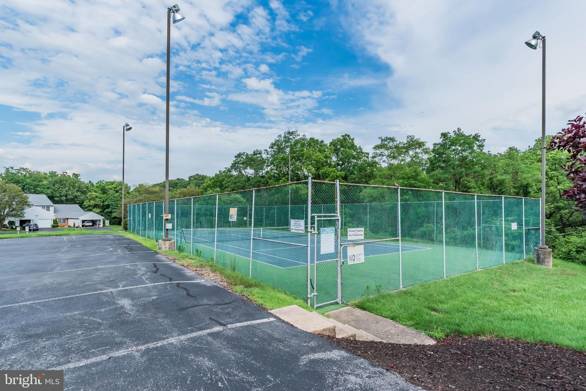 SUMMIT POINTE - Residential