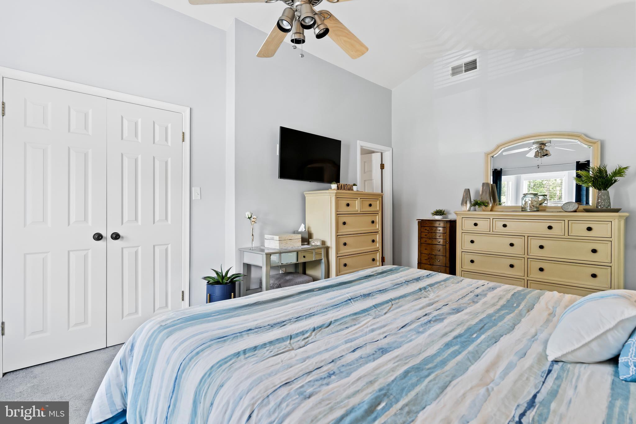 SUMMIT POINTE - Residential