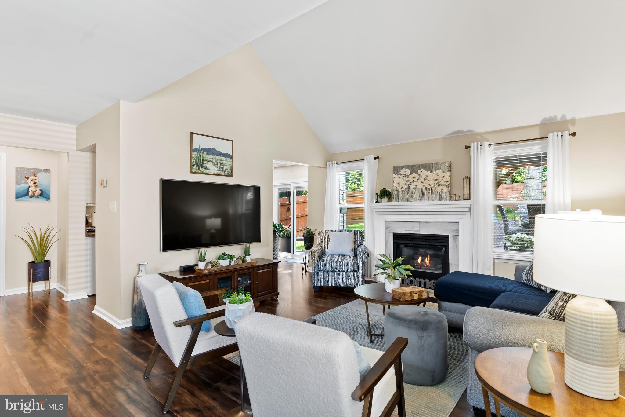 SUMMIT POINTE - Residential