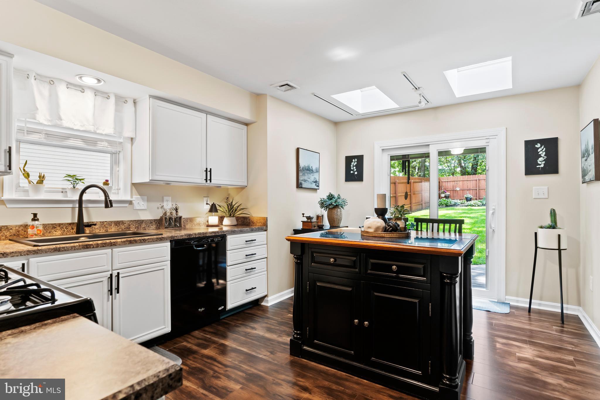 SUMMIT POINTE - Residential