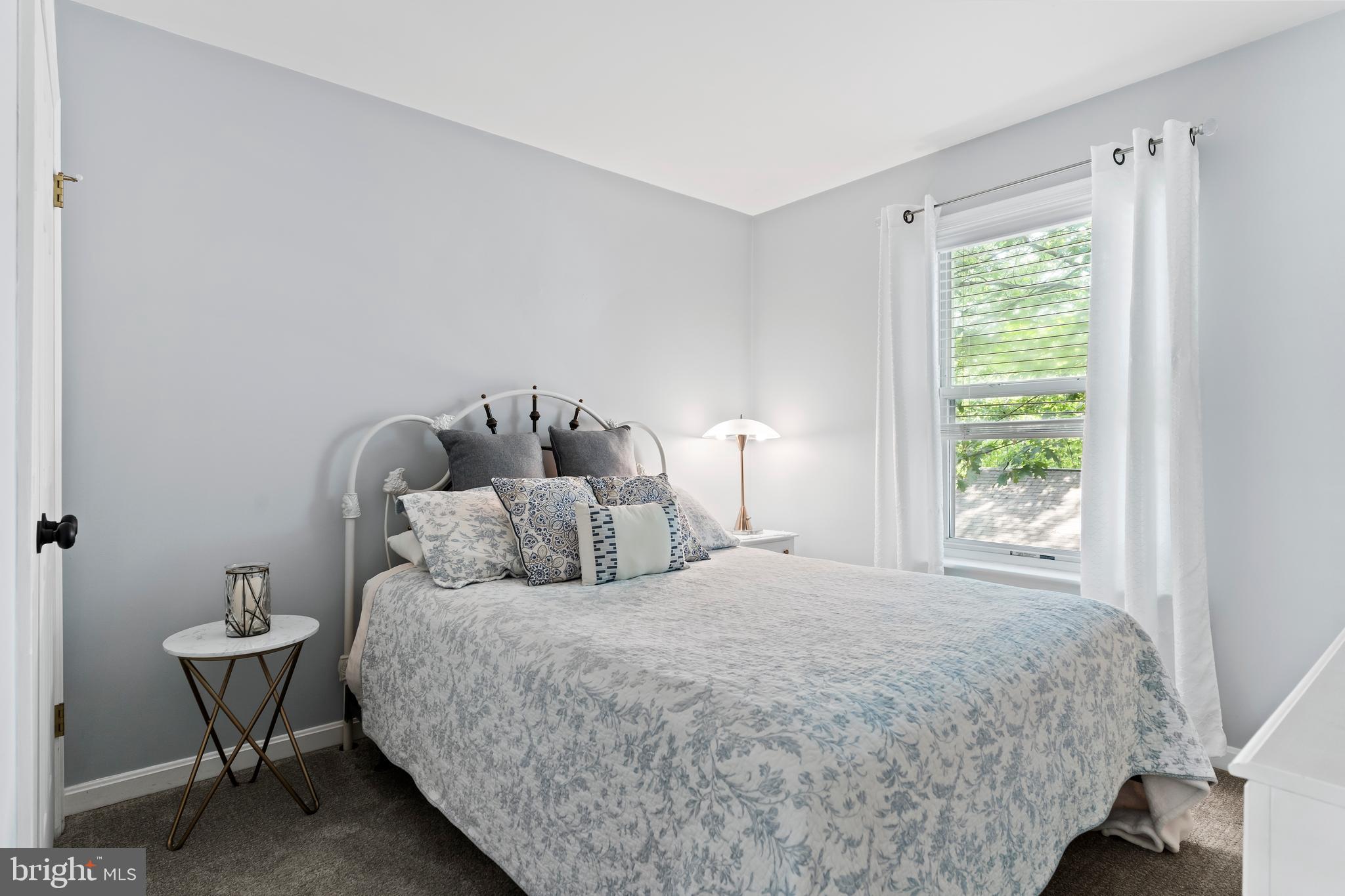 SUMMIT POINTE - Residential